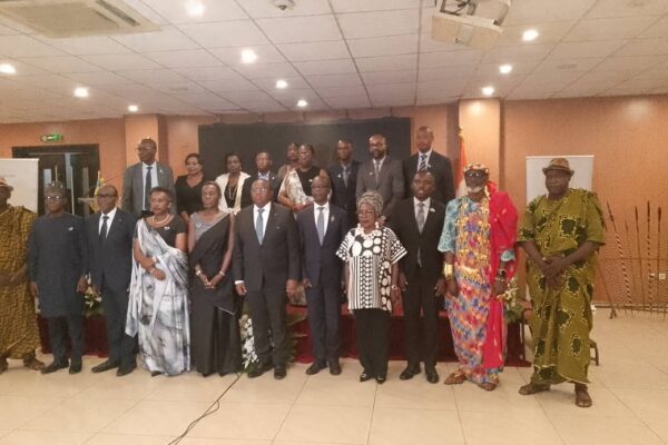 les personnalités ivoiriennes et quelques membres de la diaspora rwandaise présents à la cérémonie. Ph : Dr.